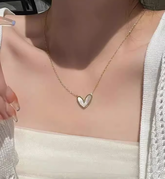 HeartNecklace Stainless Steel Metal, Elegant & Versatile